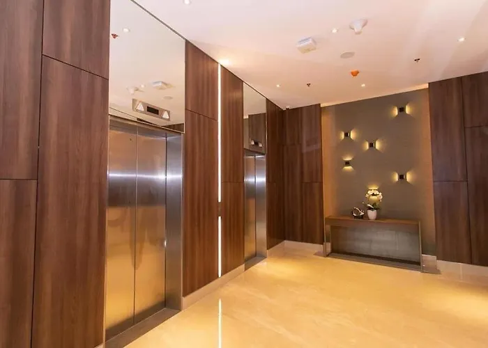 Luxury Near Ayala 200mbps Wifi