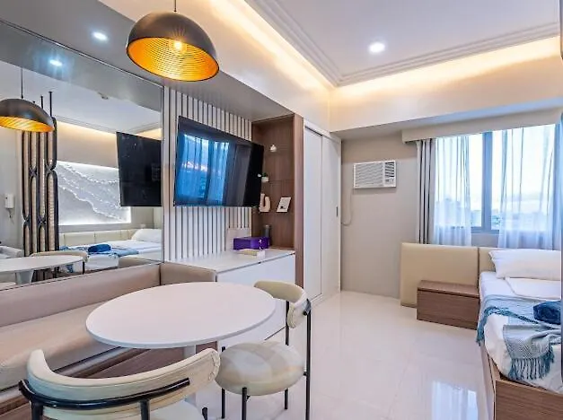Apartment Luxury Near Ayala 200mbps Wifi