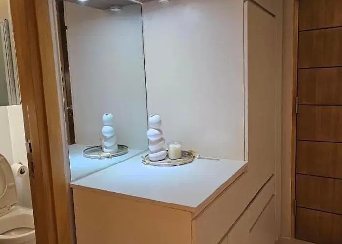Luxury Near Ayala 200mbps Wifi Apartment *