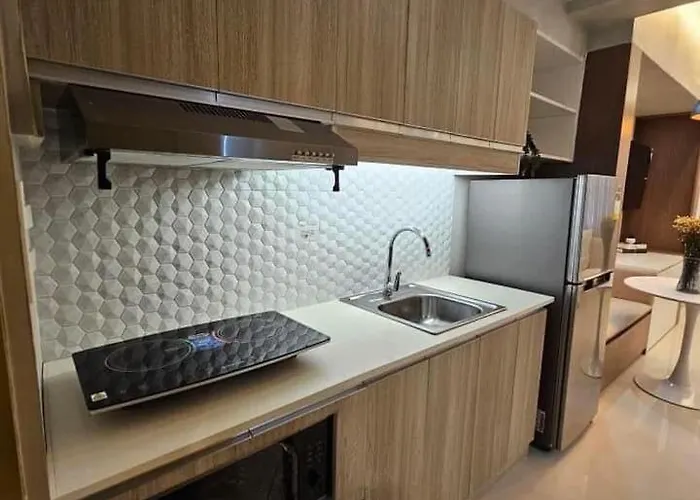 Luxury Near Ayala 200mbps Wifi Apartment *
