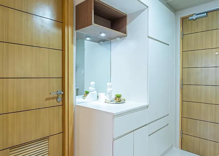 Apartment Luxury Near Ayala 200mbps Wifi *