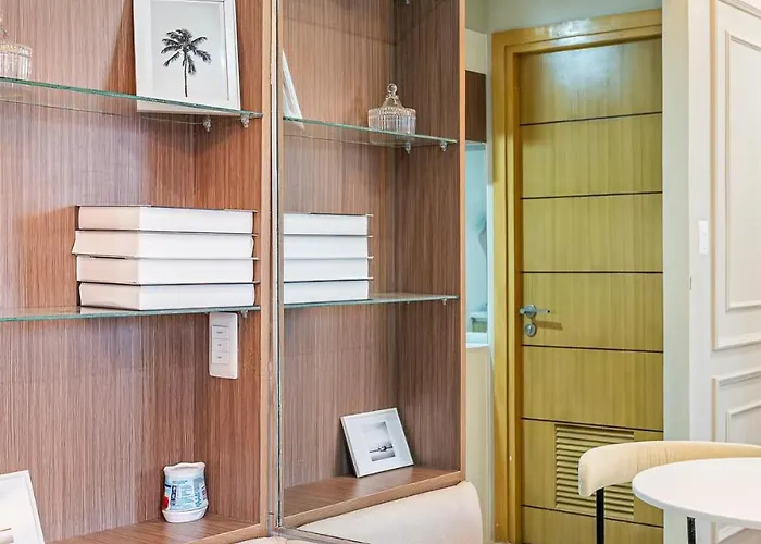 Luxury Near Ayala 200mbps Wifi